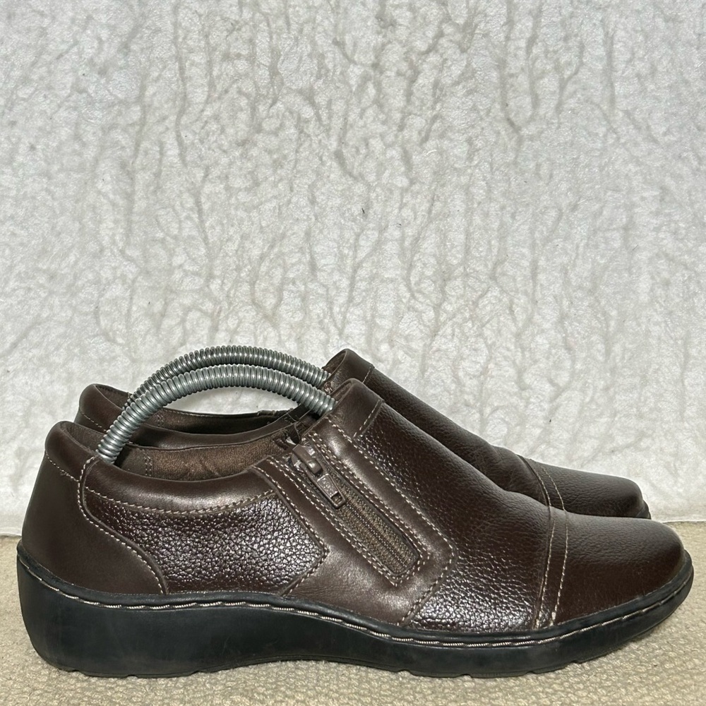 Clarks Womens Brown Leather Cora Giny Slip On Casual Float Loafer Shoes SZ 7.5M